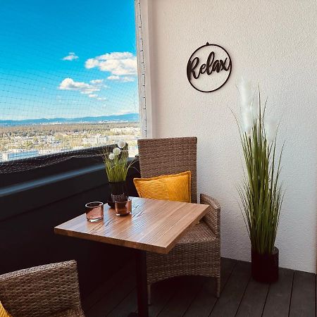 Fewo Sky21 * Langen Exklusives Appartment Vollausstattung / Zentrale Lage *Neu* Bagian luar foto