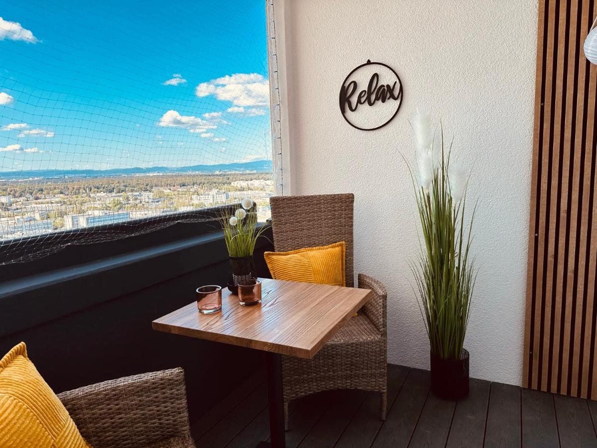 Fewo Sky21 * Langen Exklusives Appartment Vollausstattung / Zentrale Lage *Neu* Bagian luar foto